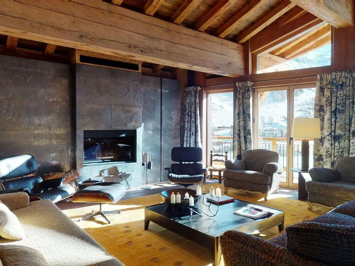 Chalet Avec Piscine Chauffee, Acces Direct Aux Pistes Et Services De Luxe A Val-D'Isere - Fr-1-567-108 0*,  France
