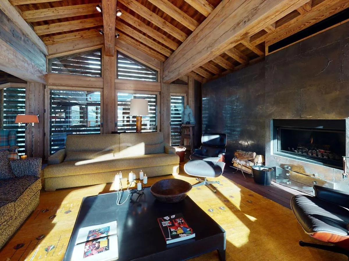 Chalet Avec Piscine Chauffee, Acces Direct Aux Pistes Et Services De Luxe A Val-D'Isere - Fr-1-567-108 Apartment